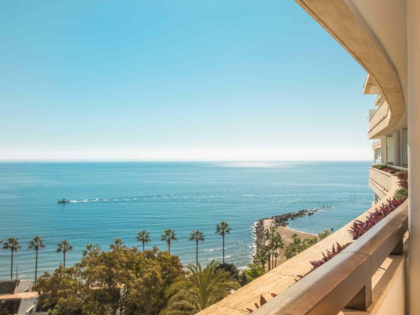 Am----re-Marbella-Beach-Hotel-Room-79