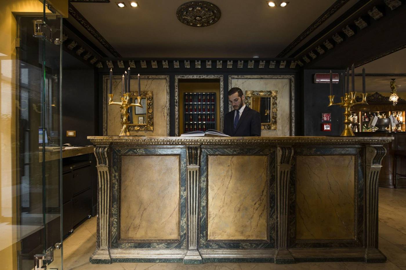 La Calcina Suites-Italy-Venezia-Lobby-9