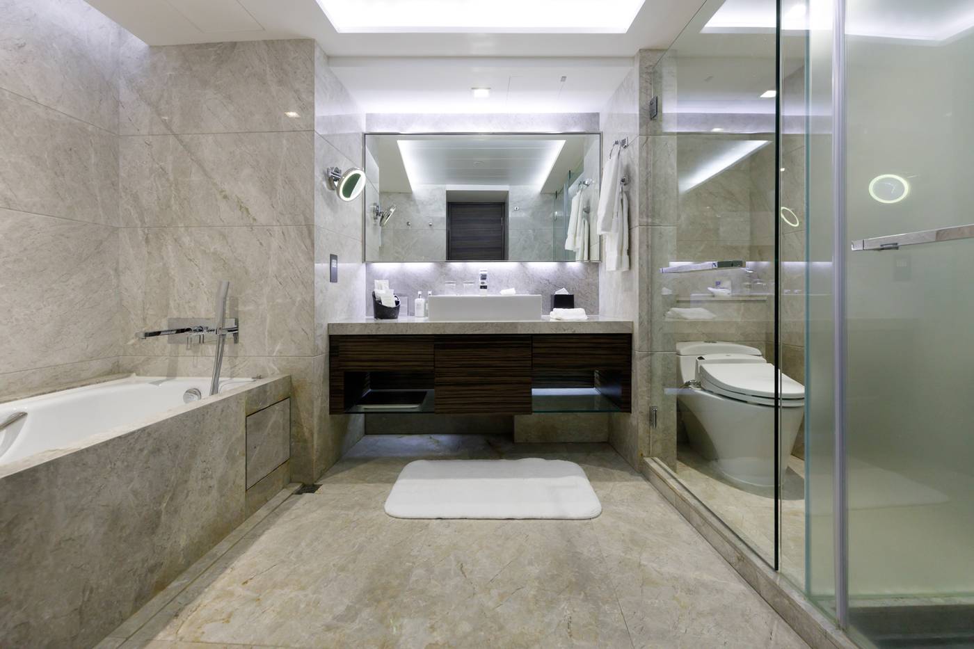 New-World-Millennium-Hong-Kong-Hotel-Room-42