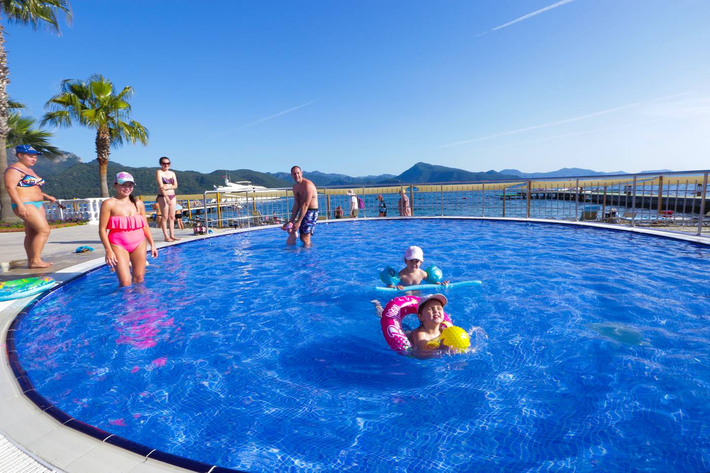 Fortezza-Beach-Resort-Pool-11