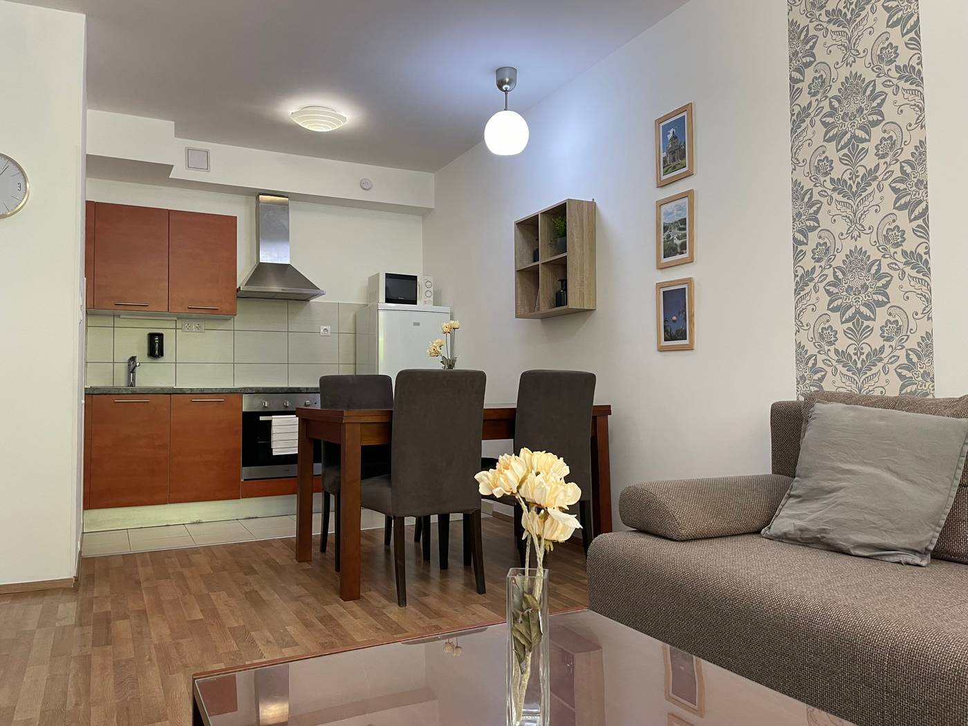 Corvin-Center-Suites-Room-12