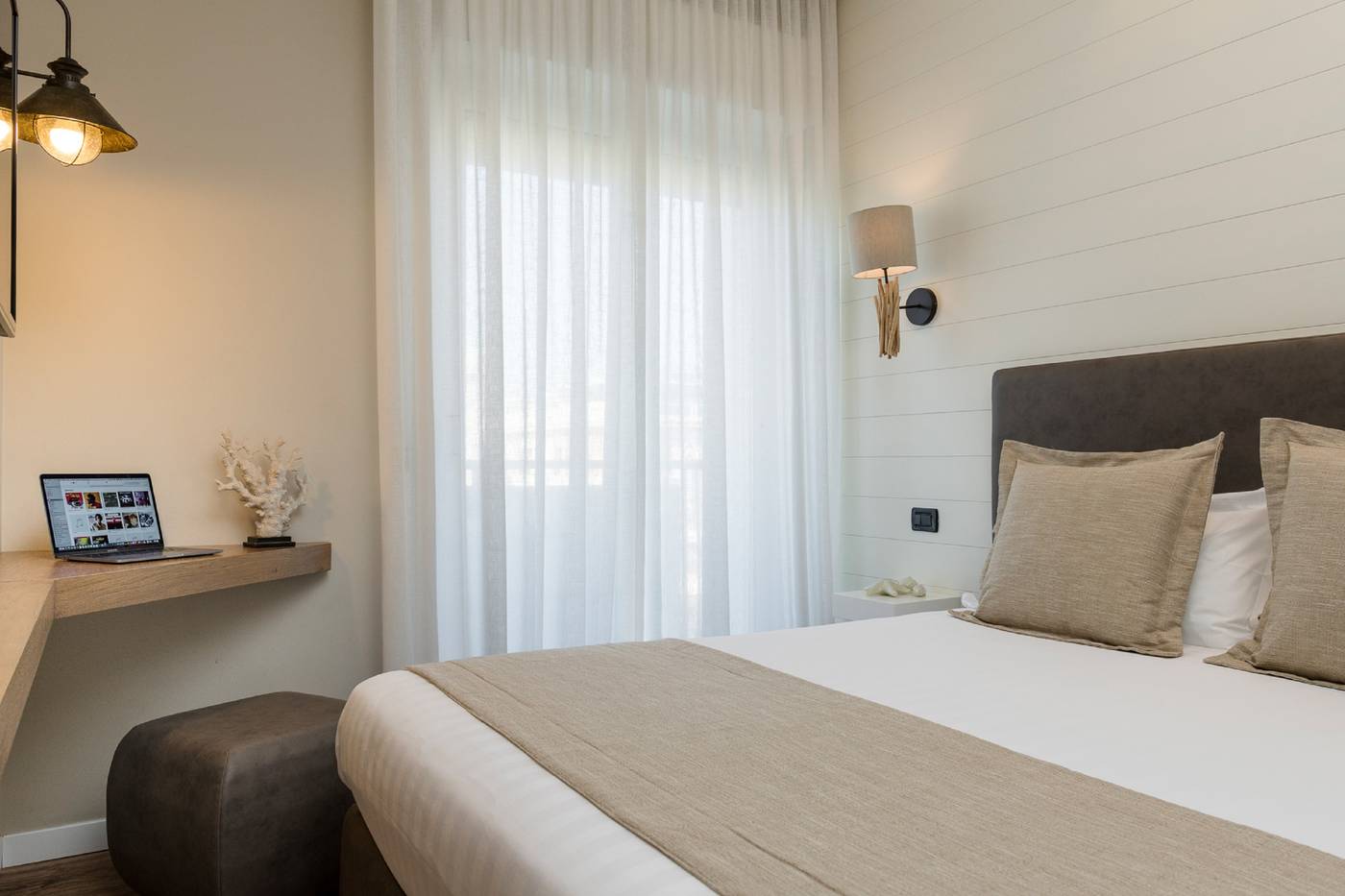 Litoraneo Suite Hotel-Italy-RIMINI-Room-7