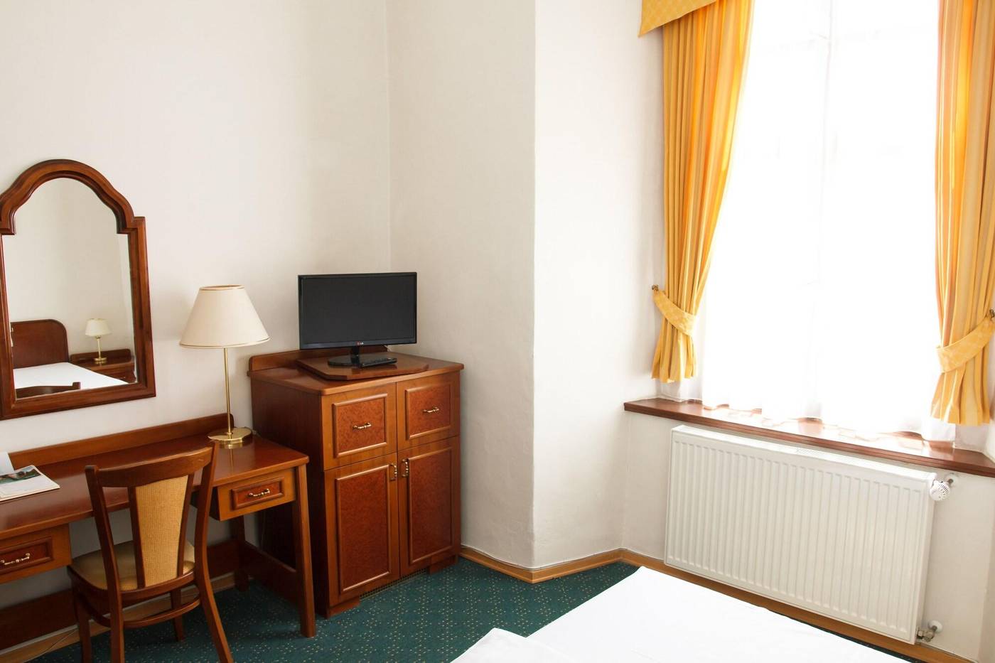 Adalbert-Brevnosky-Klaster-Room-10