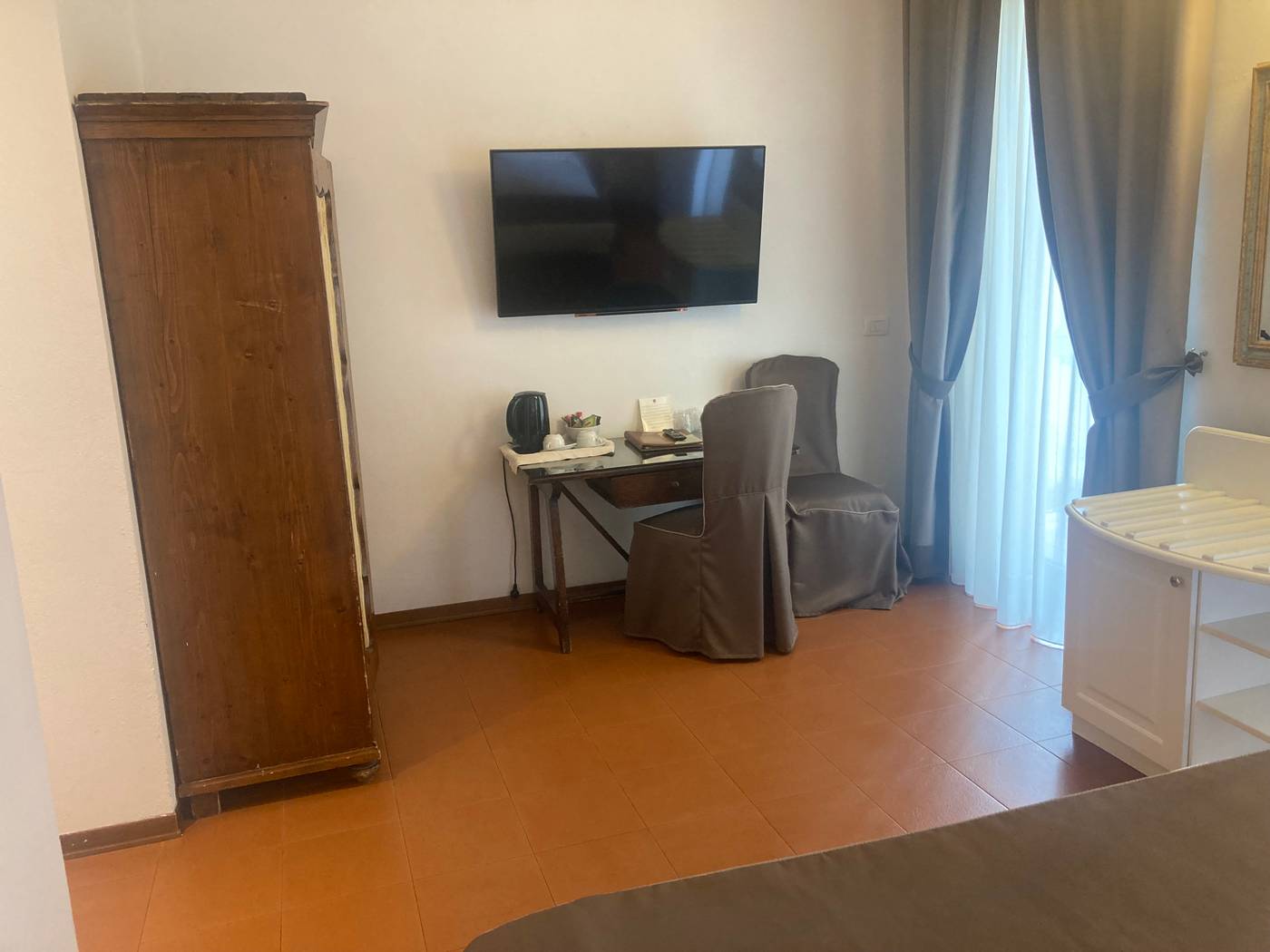 Machiavelli-Palace-Room-74