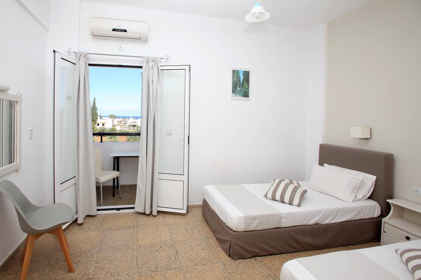 Iraklis-Apartments---Studios-Room-16