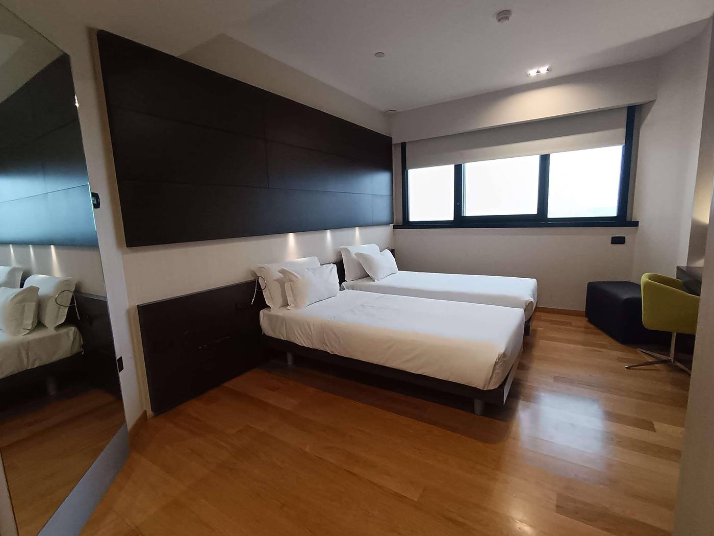 Best-Western-Plus-The-Hub-Hotel-Room-21