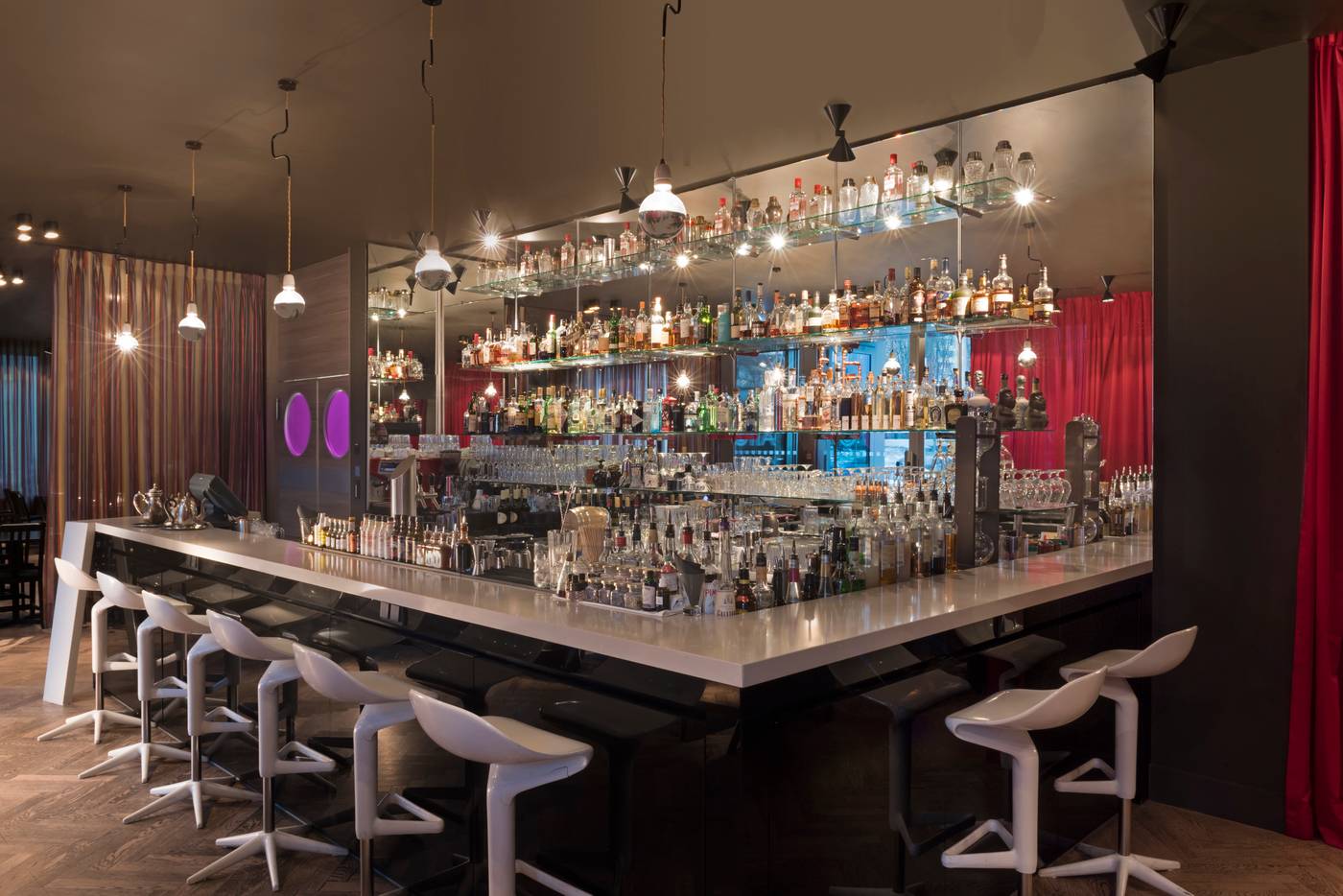 Adina-Apartment-Hackescher-Markt-Bar-16