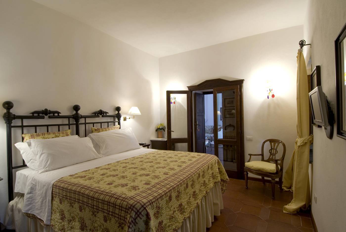 Hotel-Lucrezia-Room-5