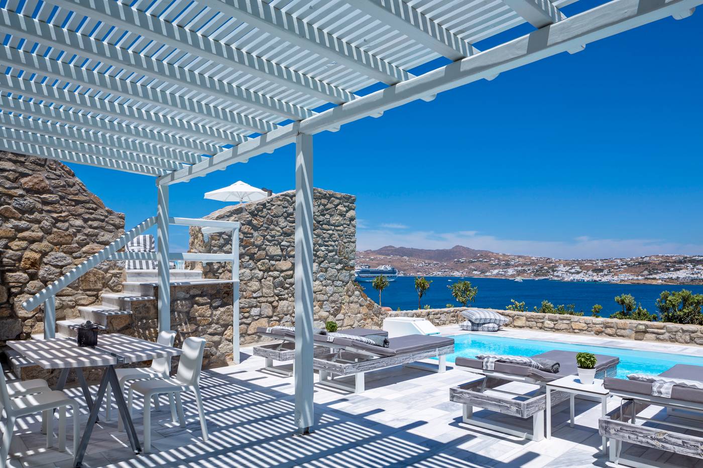 Mykonos-No5-Luxury-Suites---Villas-Room-10