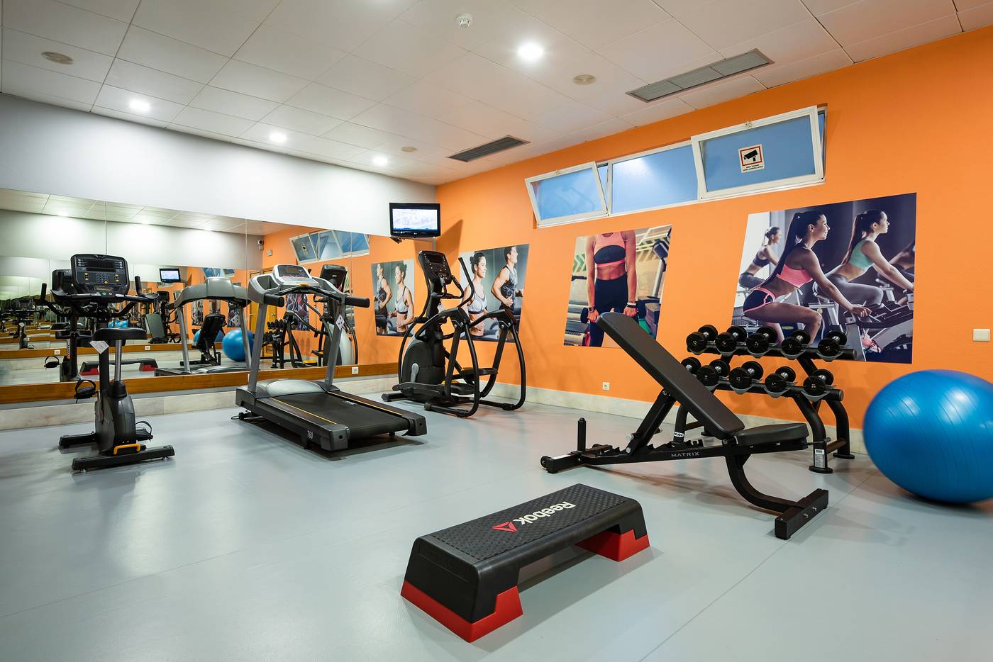 Oceanus-Aparthotel-Sports-and-Entertainment-59