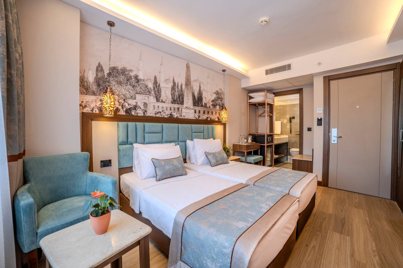 Grand-Hilarium-Hotel-Room-7