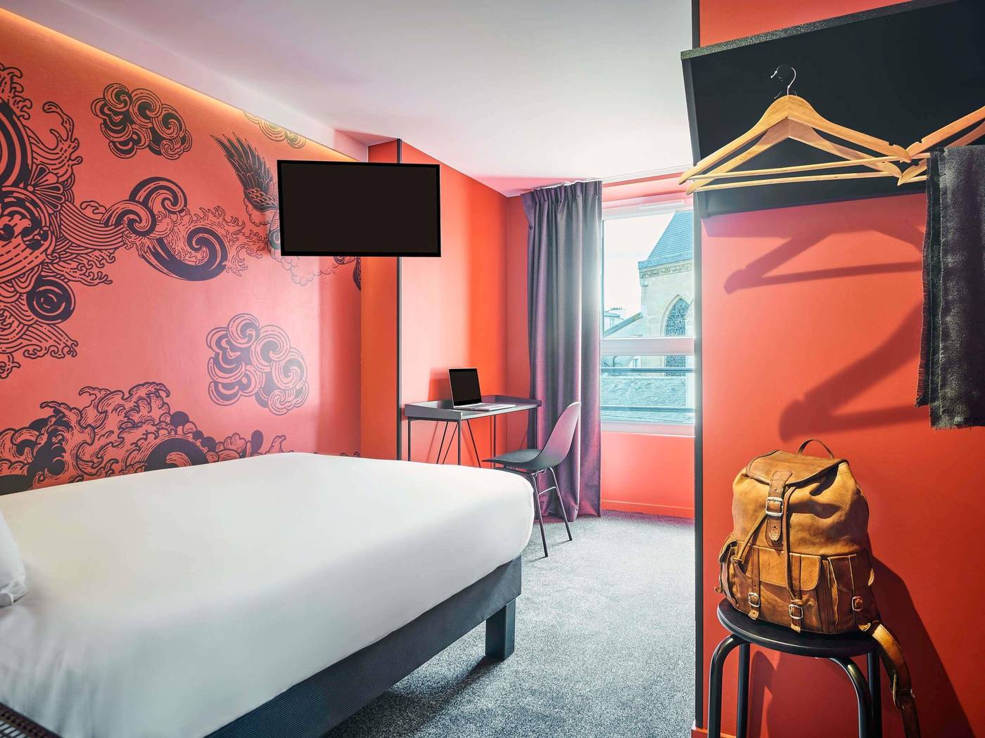 Ibis-Styles-Paris-Gare-de-lEst-Magenta-General-view-11