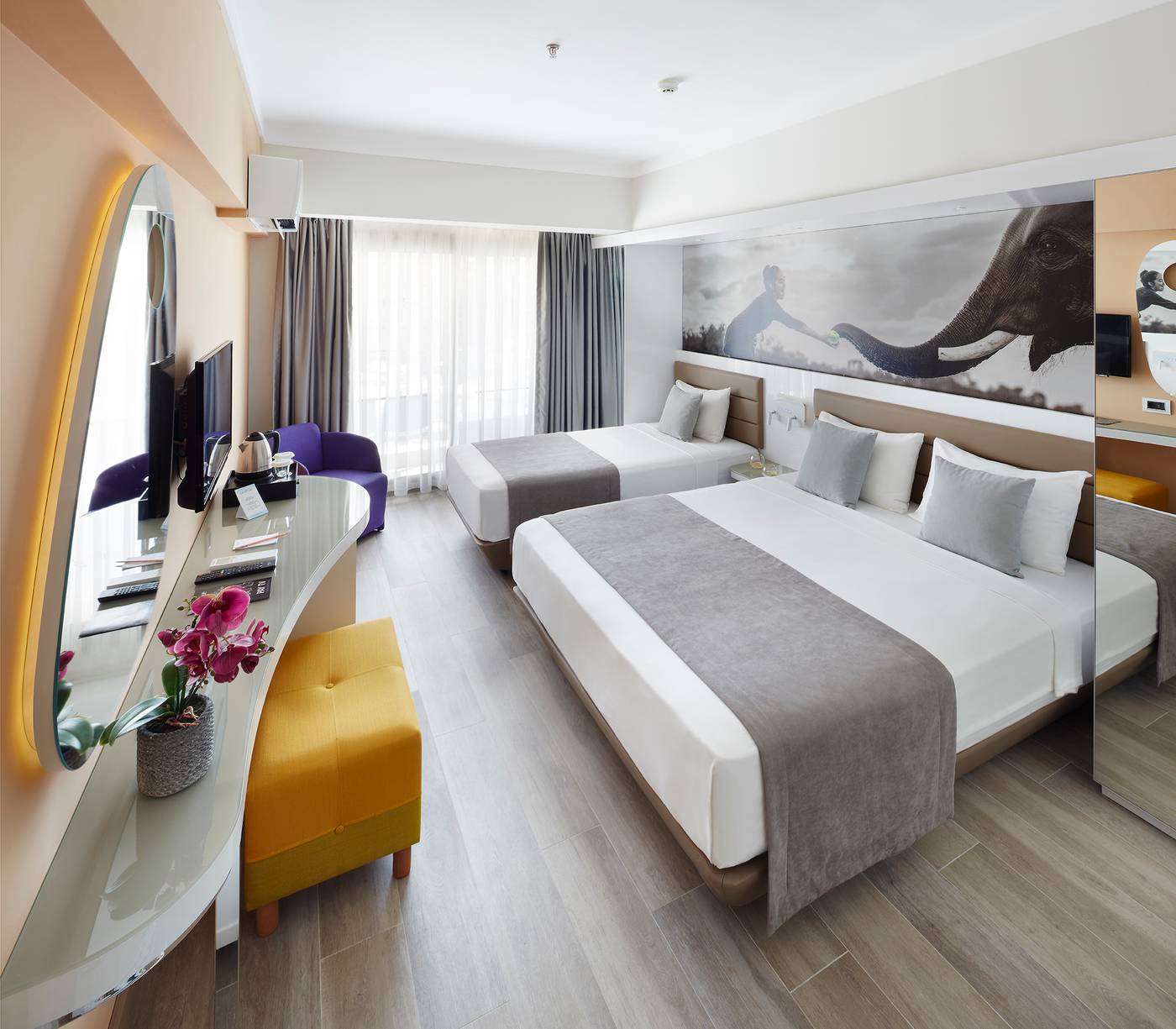 Lalila-Blue-Suites-Room-6