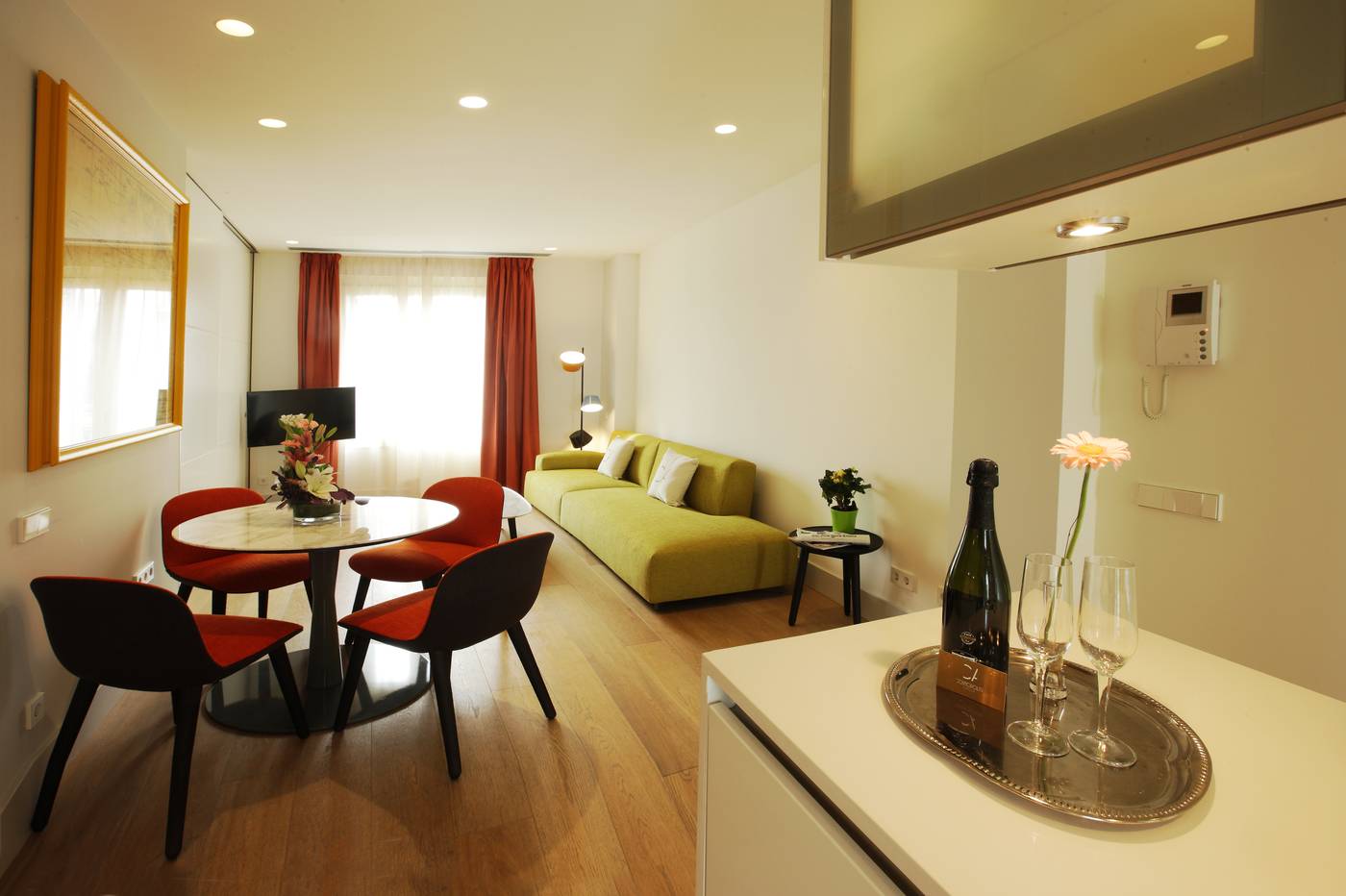 Cosmo Apartments Rambla de Catalunya-Spain-Barcelona-Lobby-4