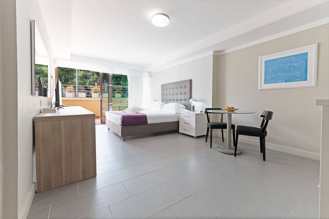 The-Residence-Room-18