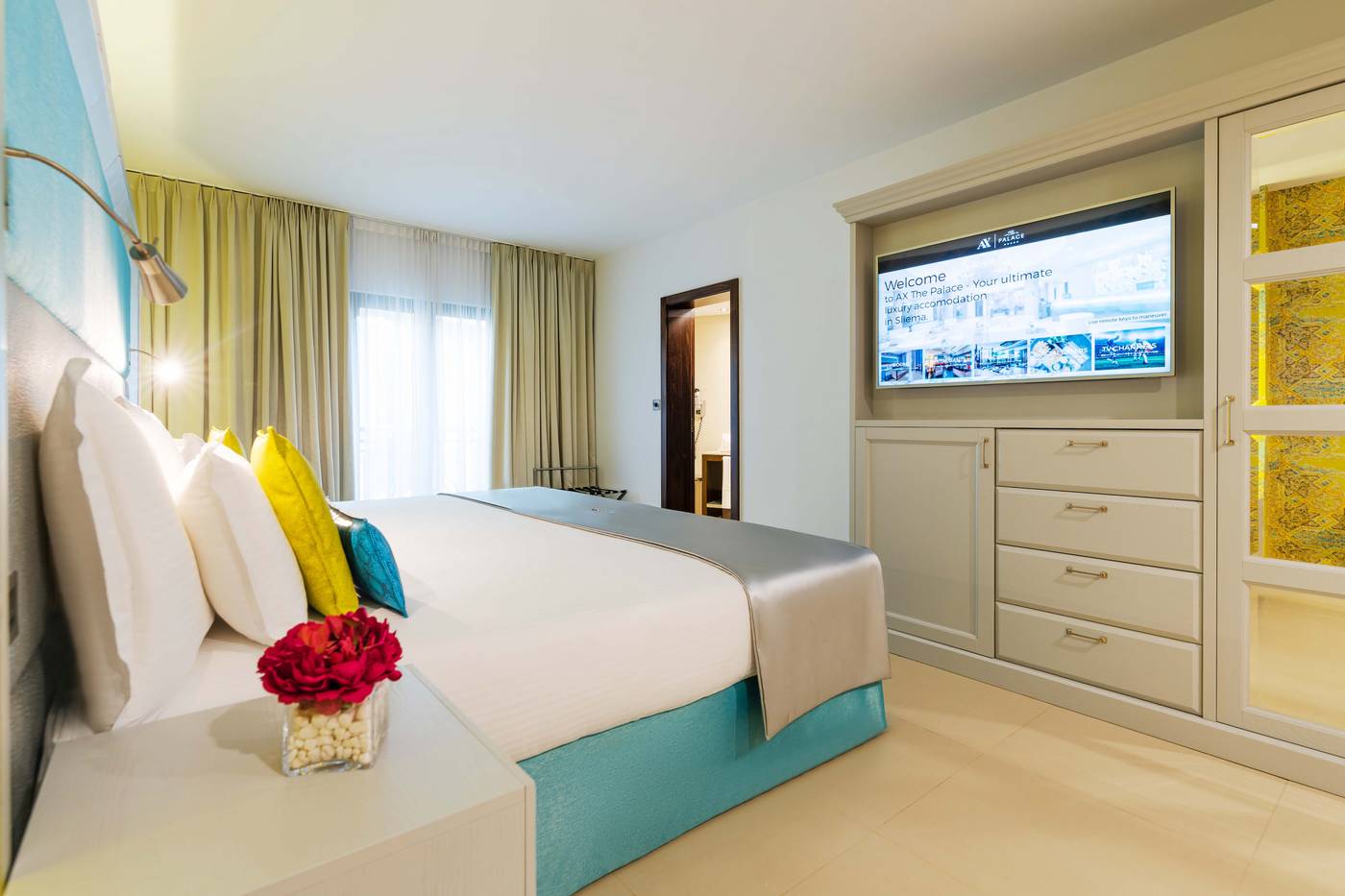 The-Palace-Hotel-Room-16