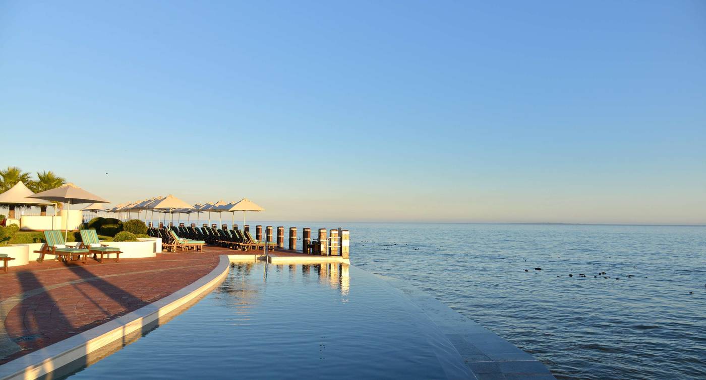 Radisson-Blu-Hotel-Waterfront-Pool-100