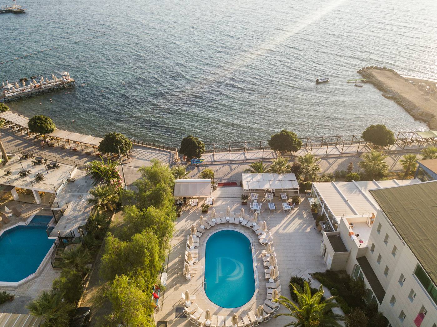 Dragut-Point-North-Hotel-Pool-5