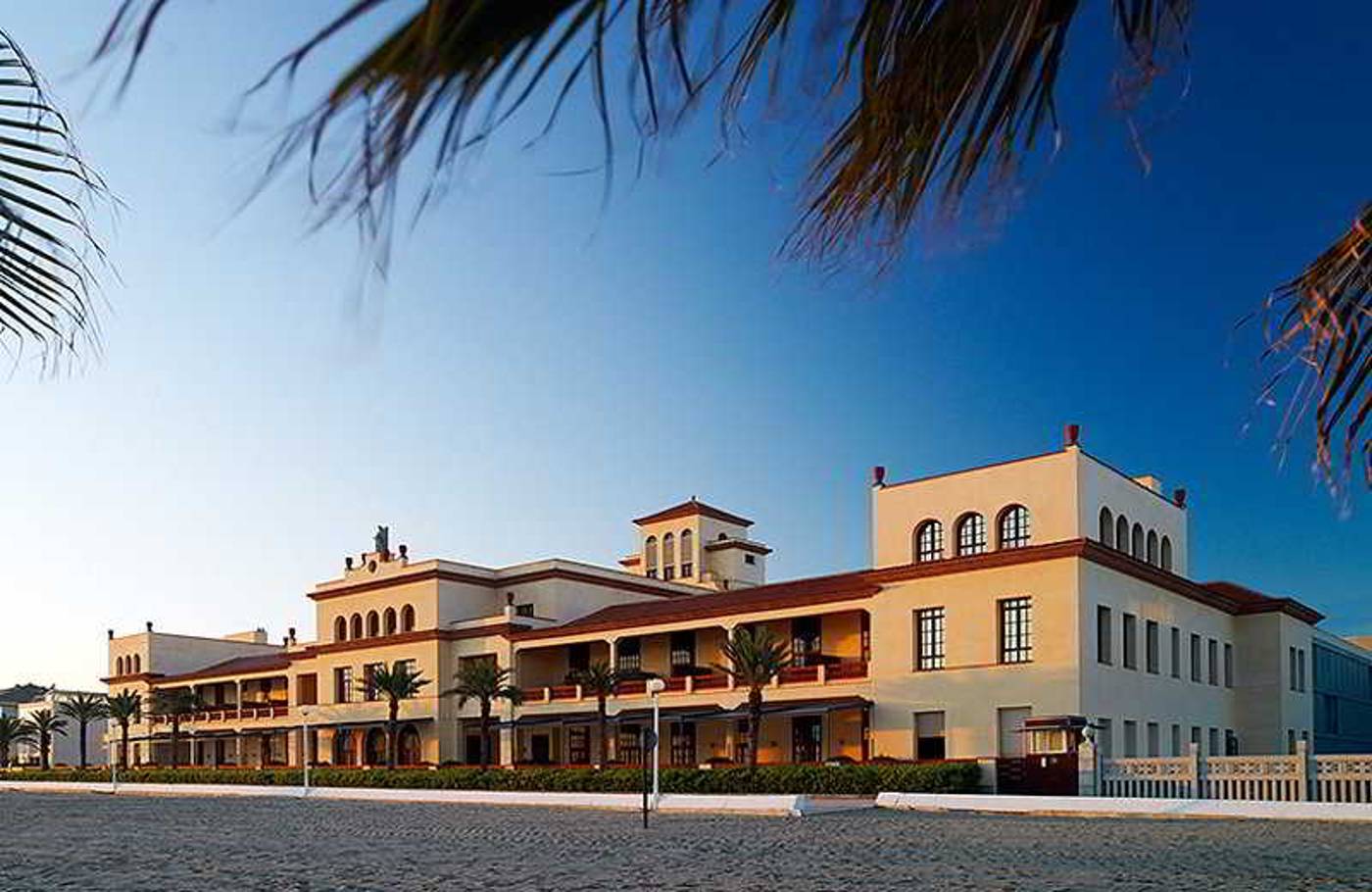 Le-Meridien-Ra-Beach-Hotel---Spa-General-view-5
