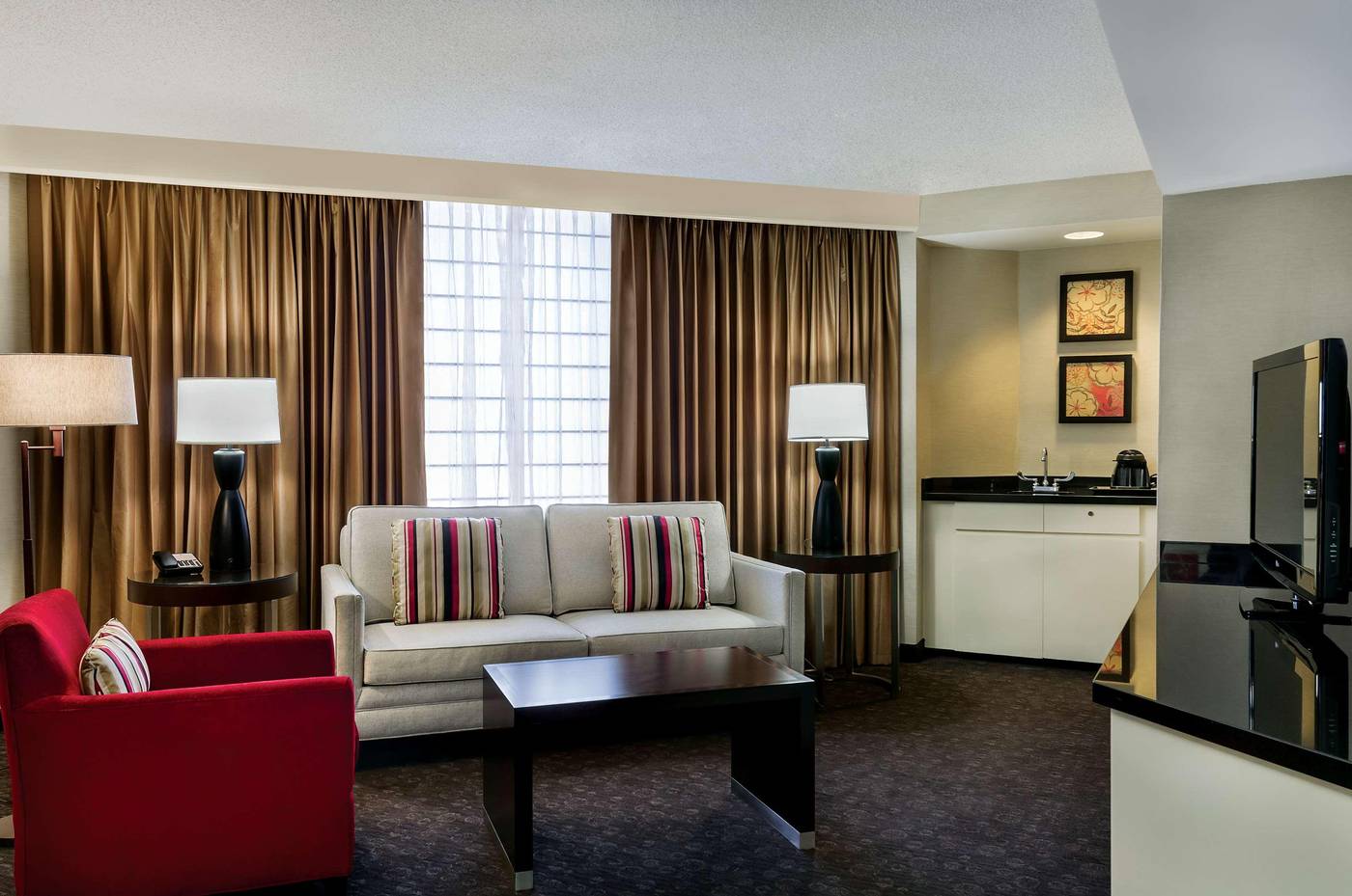 Doubletree-by-Hilton-Los-Angeles-Downtown-Room-21