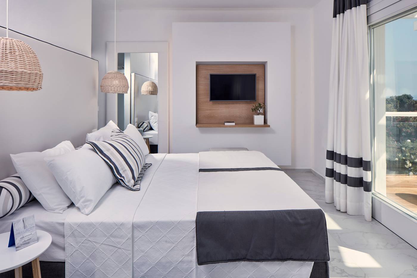 Archipelagos-Hotel-Room-26