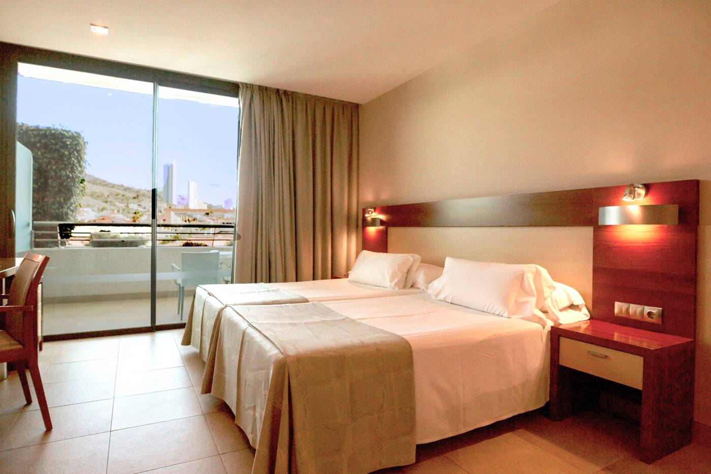 Deloix-Aqua-Center-Hotel-Room-32