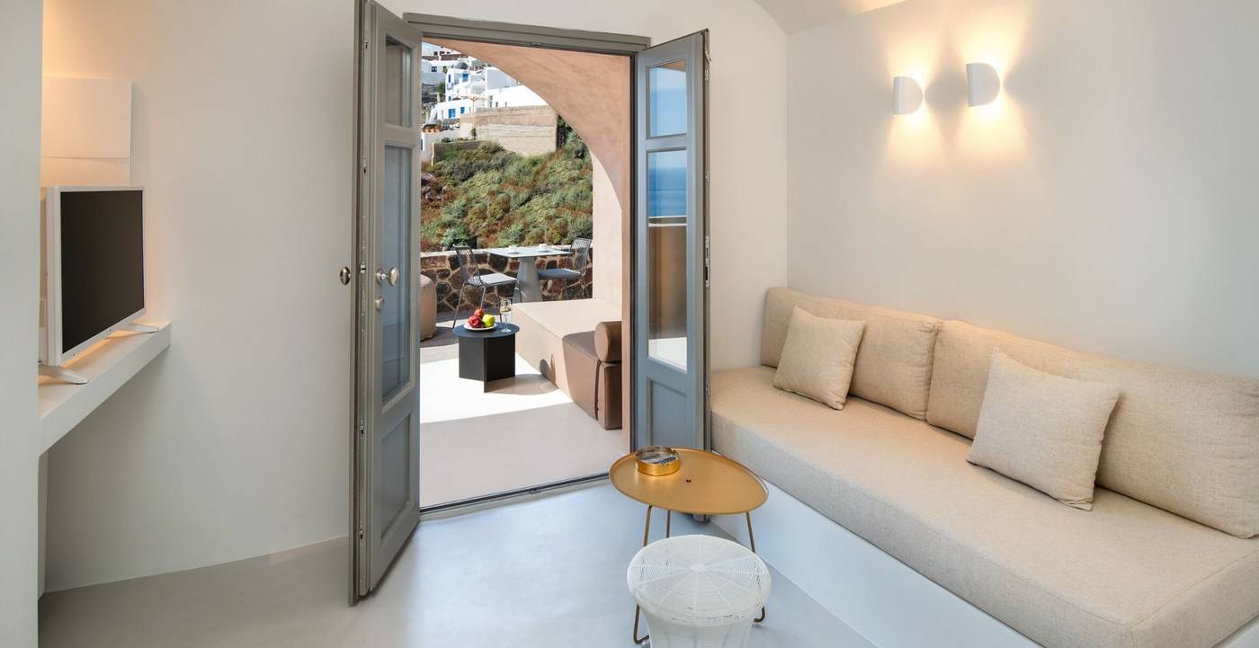 Old-Castle-Oia-Room-33