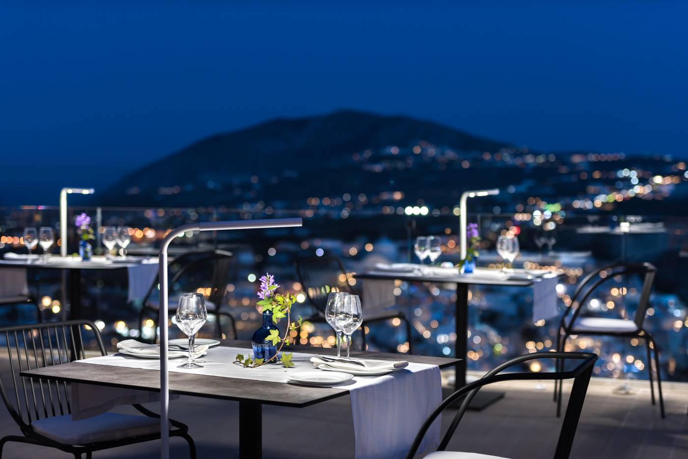 Mythical-Blue-Luxury-Suites-Restaurant-9