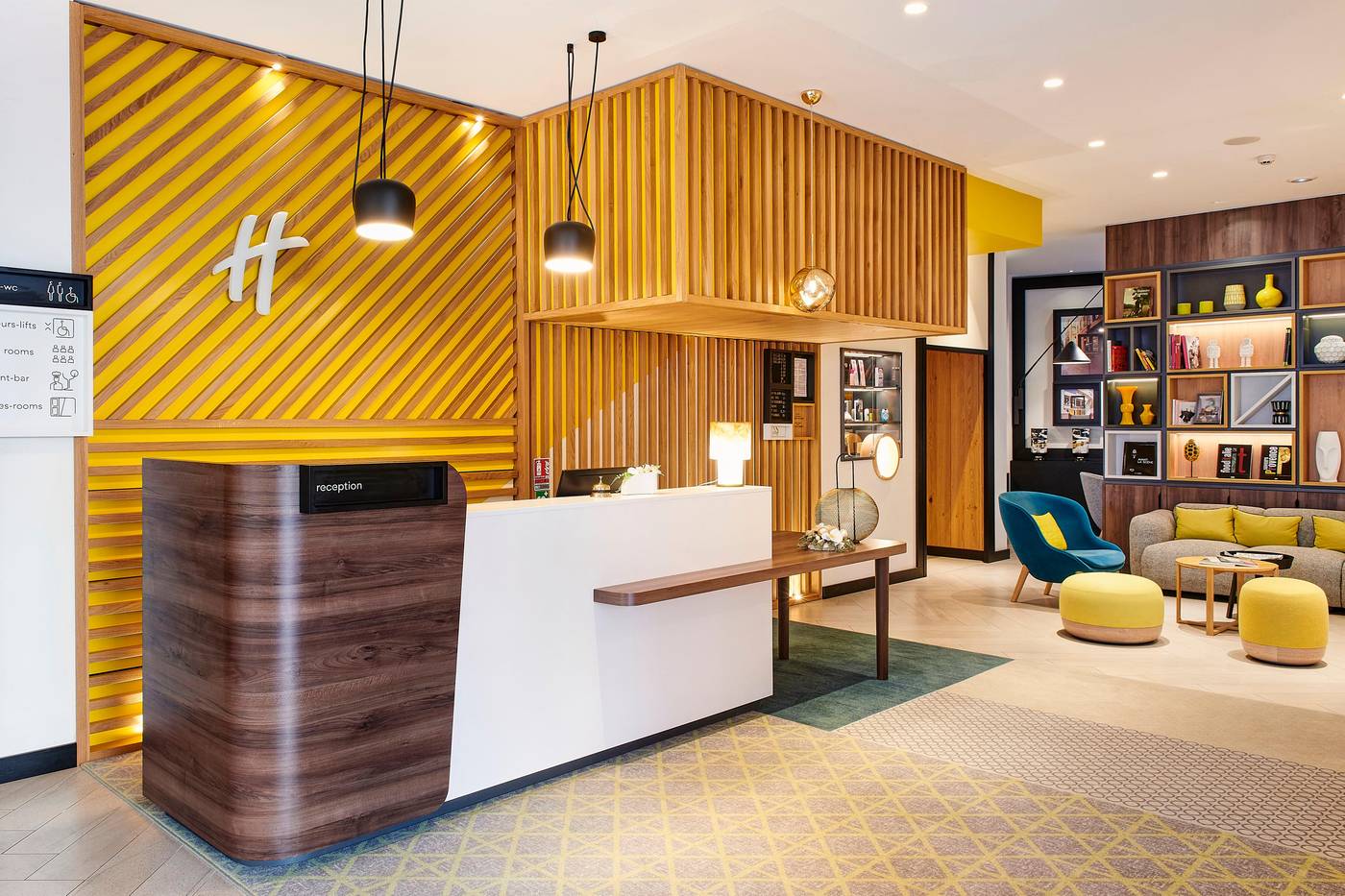 Holiday-Inn-Nice-Lobby-49