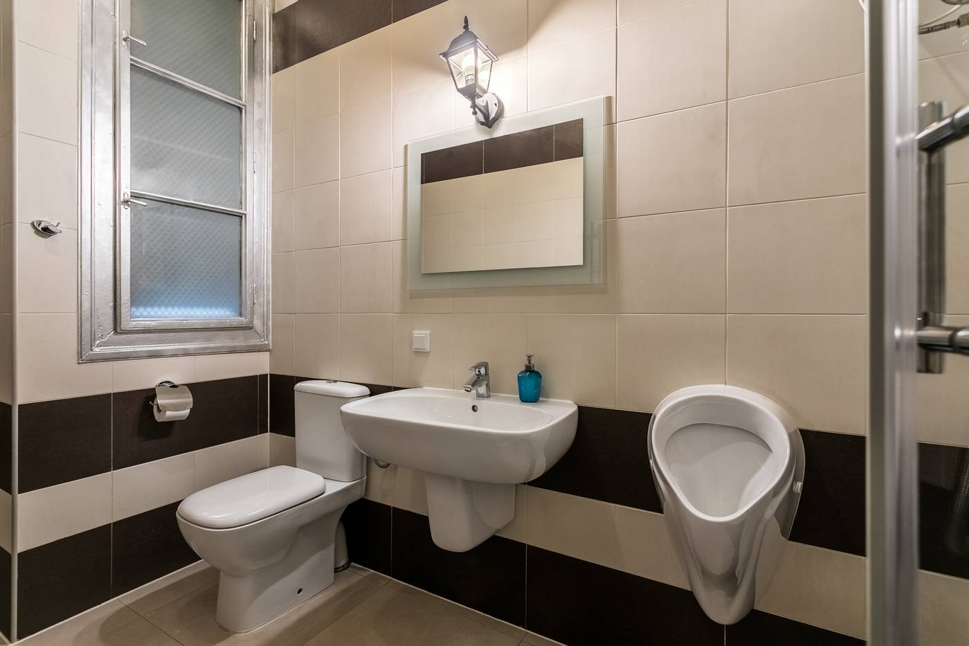 The-Spiski-Palace-Apartments-Room-52