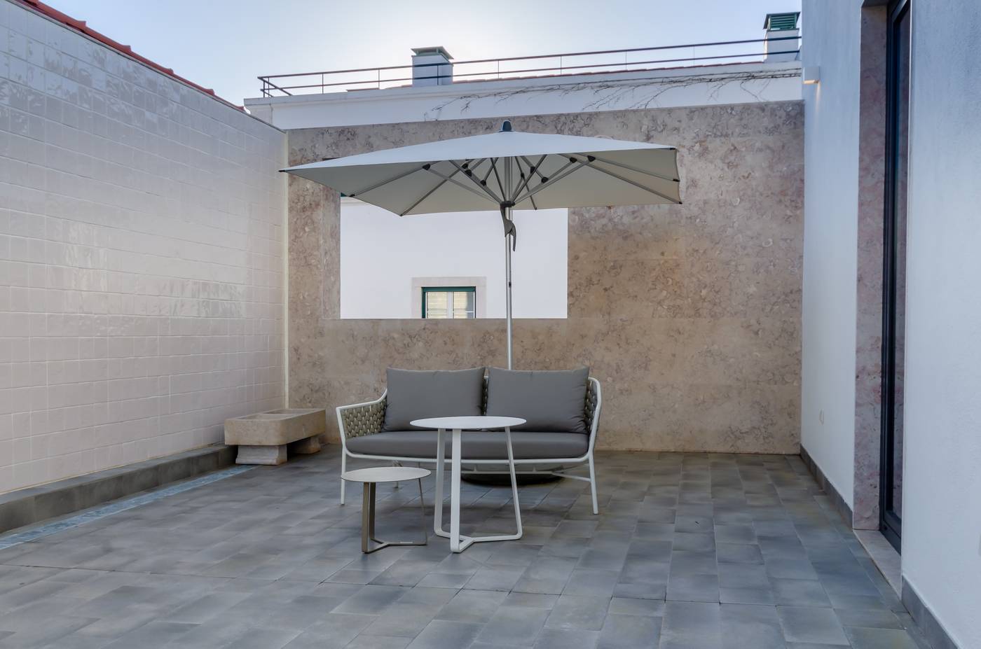 The-Emerald-House-Lisbon--Curio-Collection-by-Hilt-Room-74