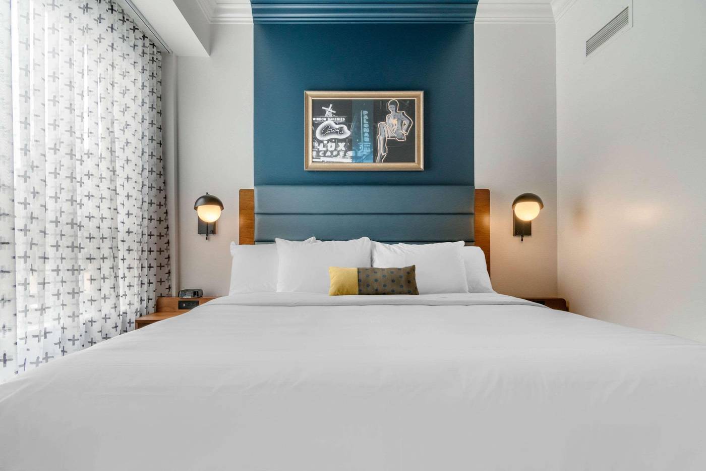 Hotel-Belmont-Vancouver-MGallery-Room-51