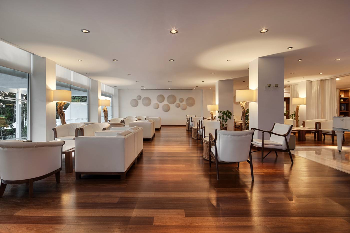 Grecian-Sands-Hotel-Bar-43