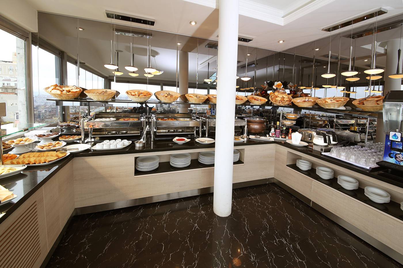 Cartoon-Restaurant-16