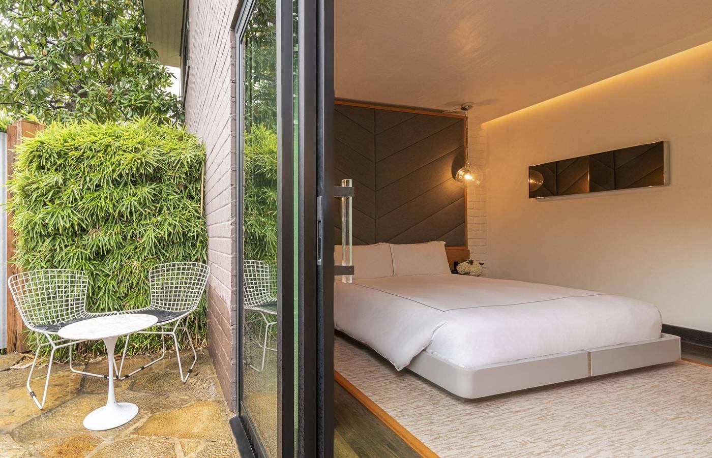 Hollywood-Roosevelt-Room-64