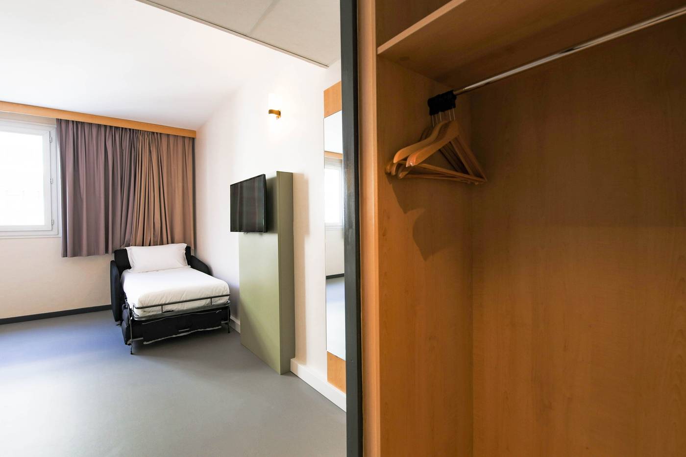 easyHotel-Nice-Palais-de-Congres-Room-28