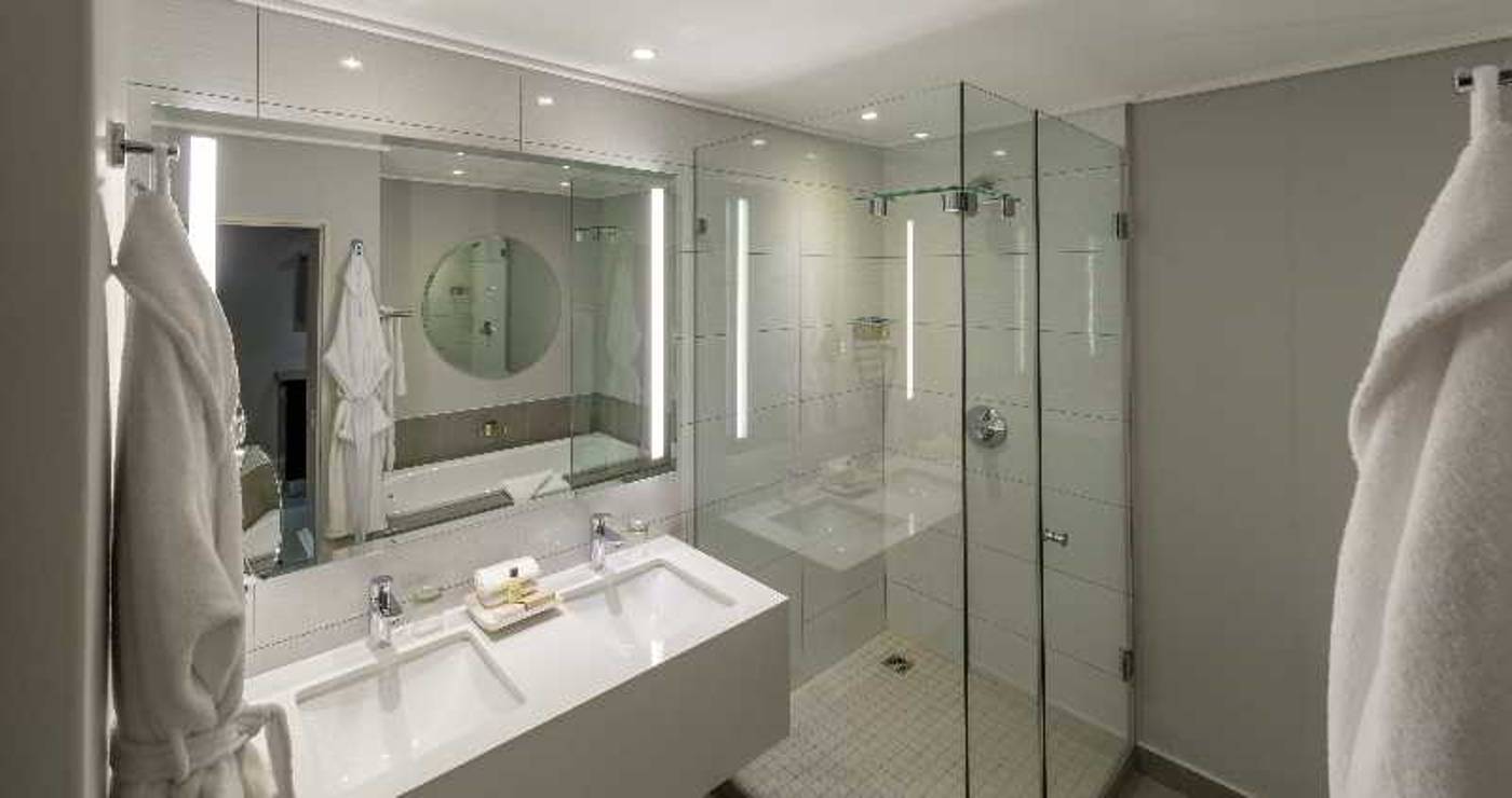 Victoria---Alfred-Hotel-by-Newmark-Room-43