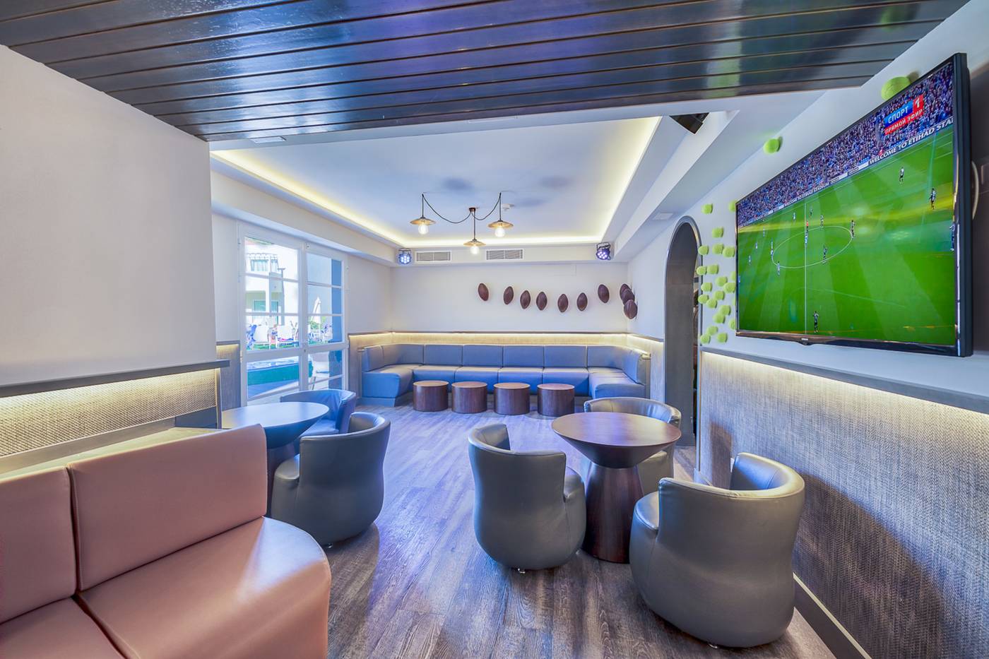 Hotel-LIVVO-Koala-Garden-Bar-50