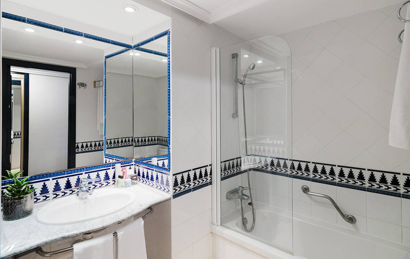 H10-Tenerife-Playa-Room-25