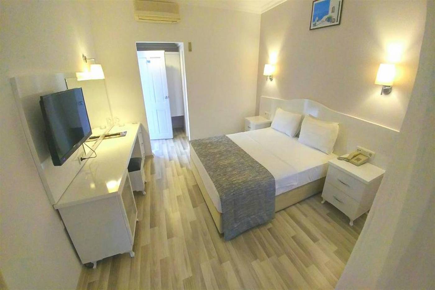 Karbel-Room-23