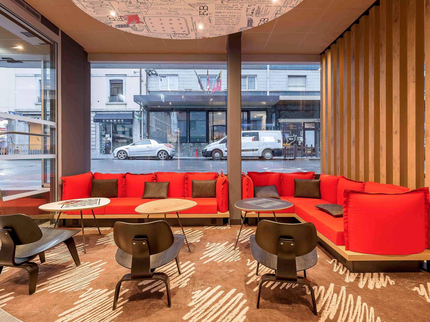 ibis-Geneve-Centre-Lac-General-view-2