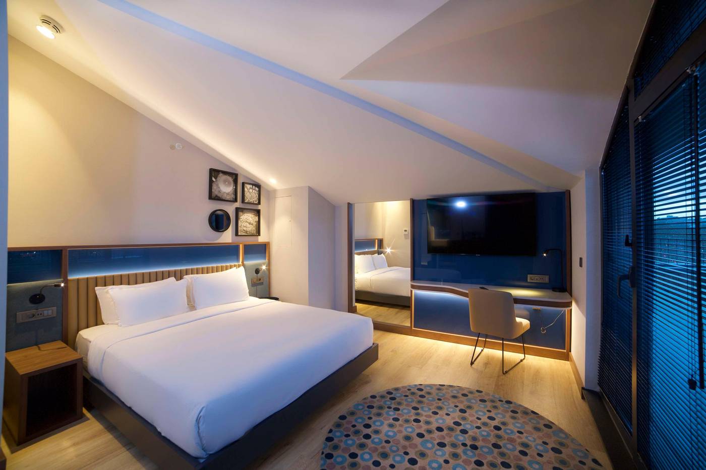 Hampton-by-Hilton-Istanbul-Old-City-Room-35