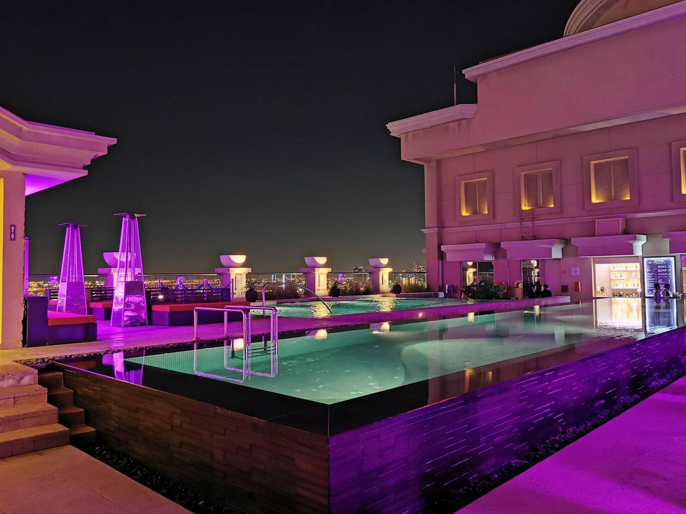 Sheraton-Dubai-Mall-of-the-Emirates-Hotel-Pool-9
