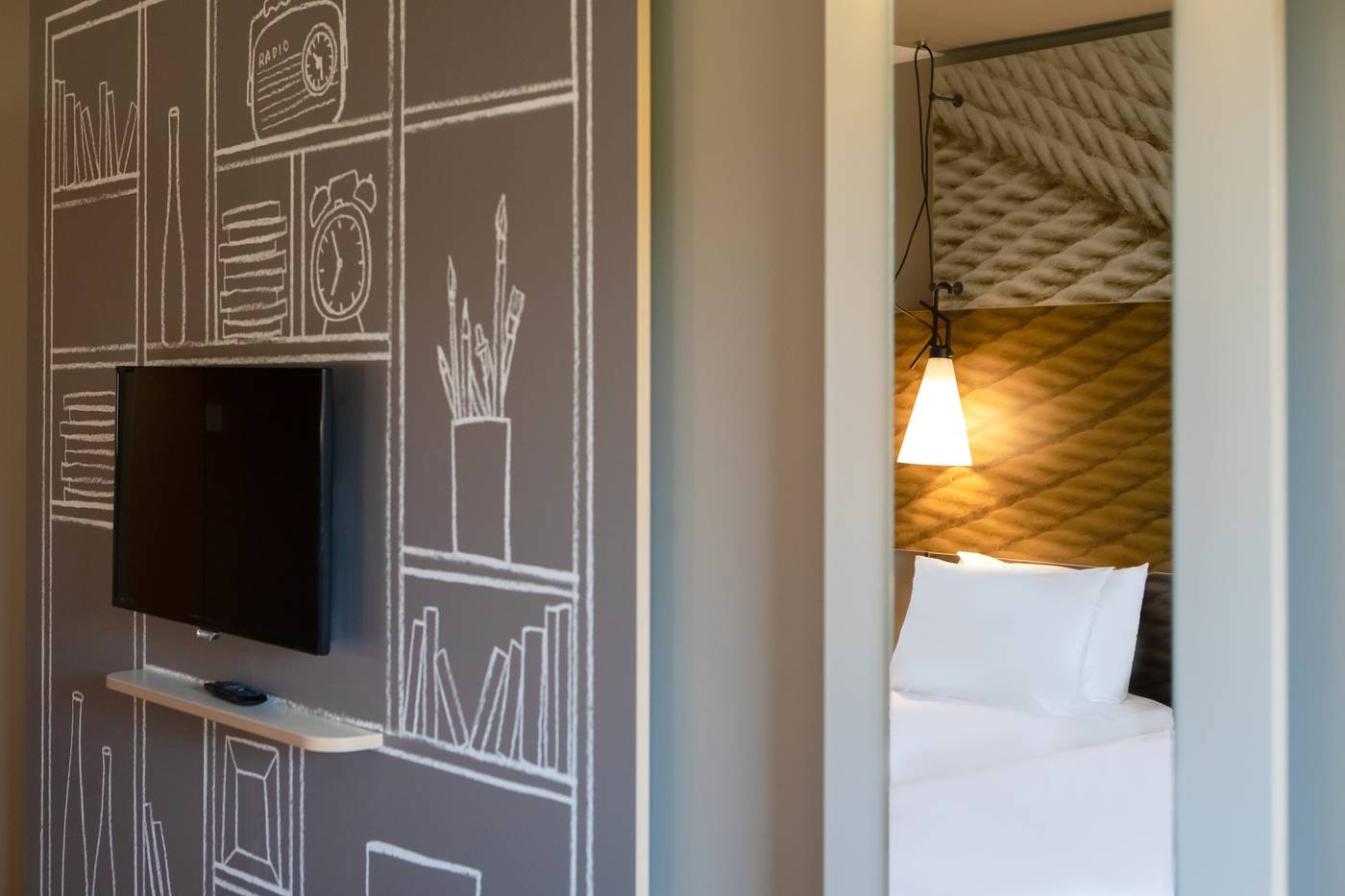 Ibis-Budapest-Castle-Hill-Room-27