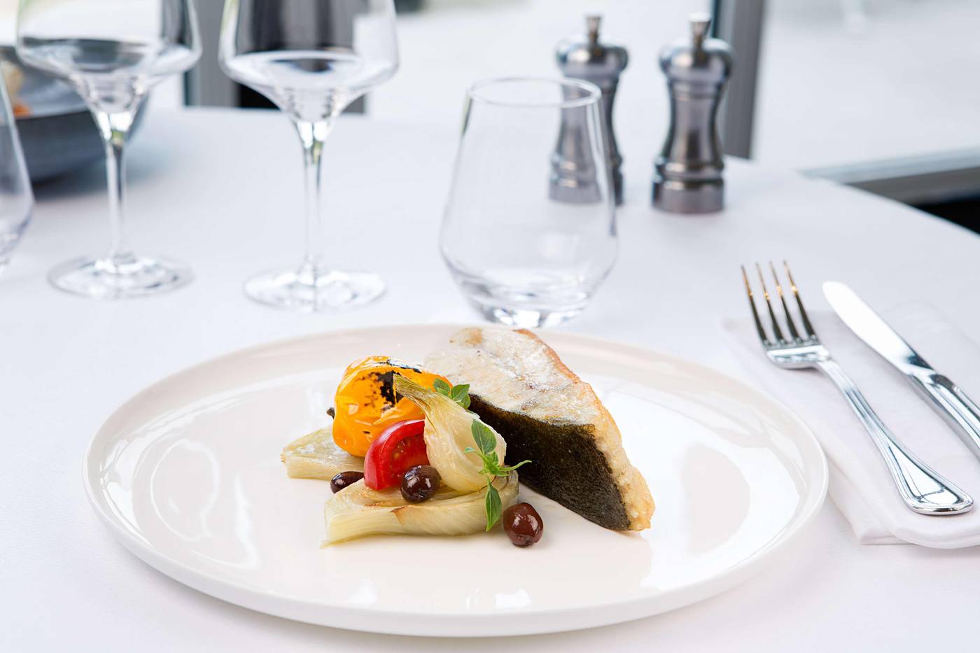 Waldorf-Astoria-Versailles---Trianon-Palace-Restaurant-78