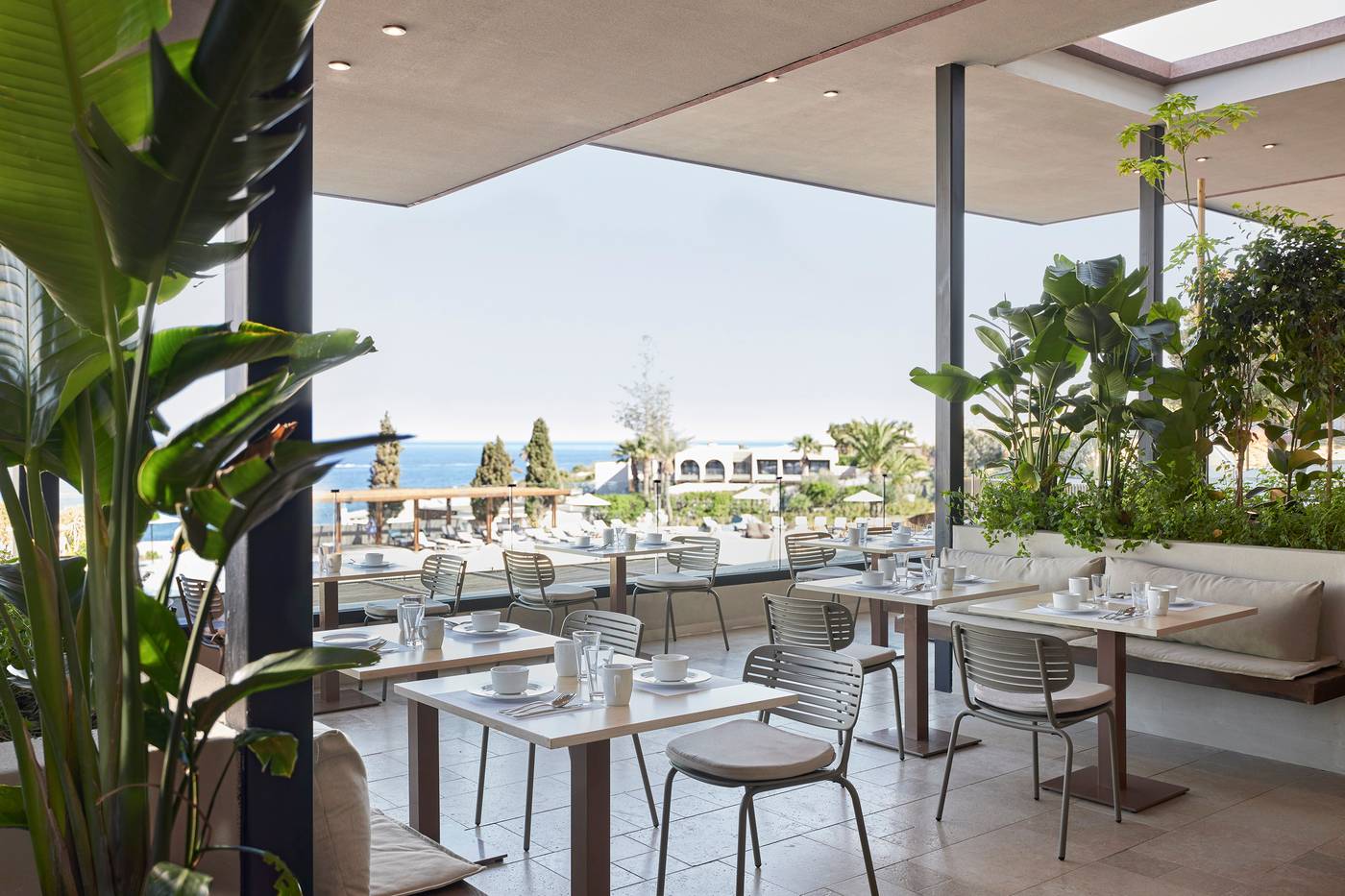 Helea-Lifestyle-Beach-Resort-Restaurant-19