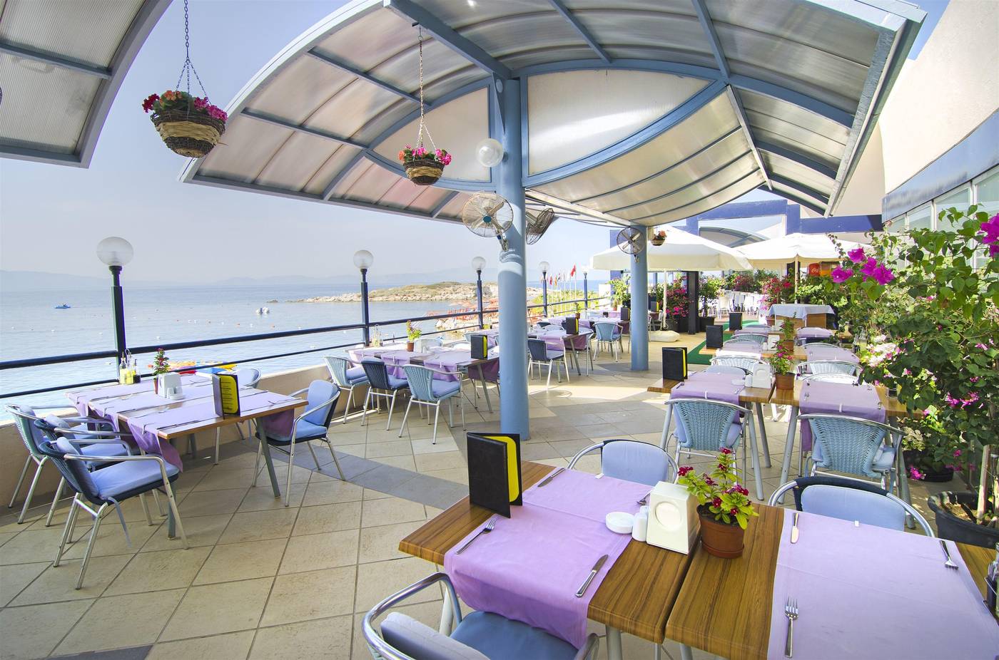 Grand-Blue-Sky-International-Restaurant-45