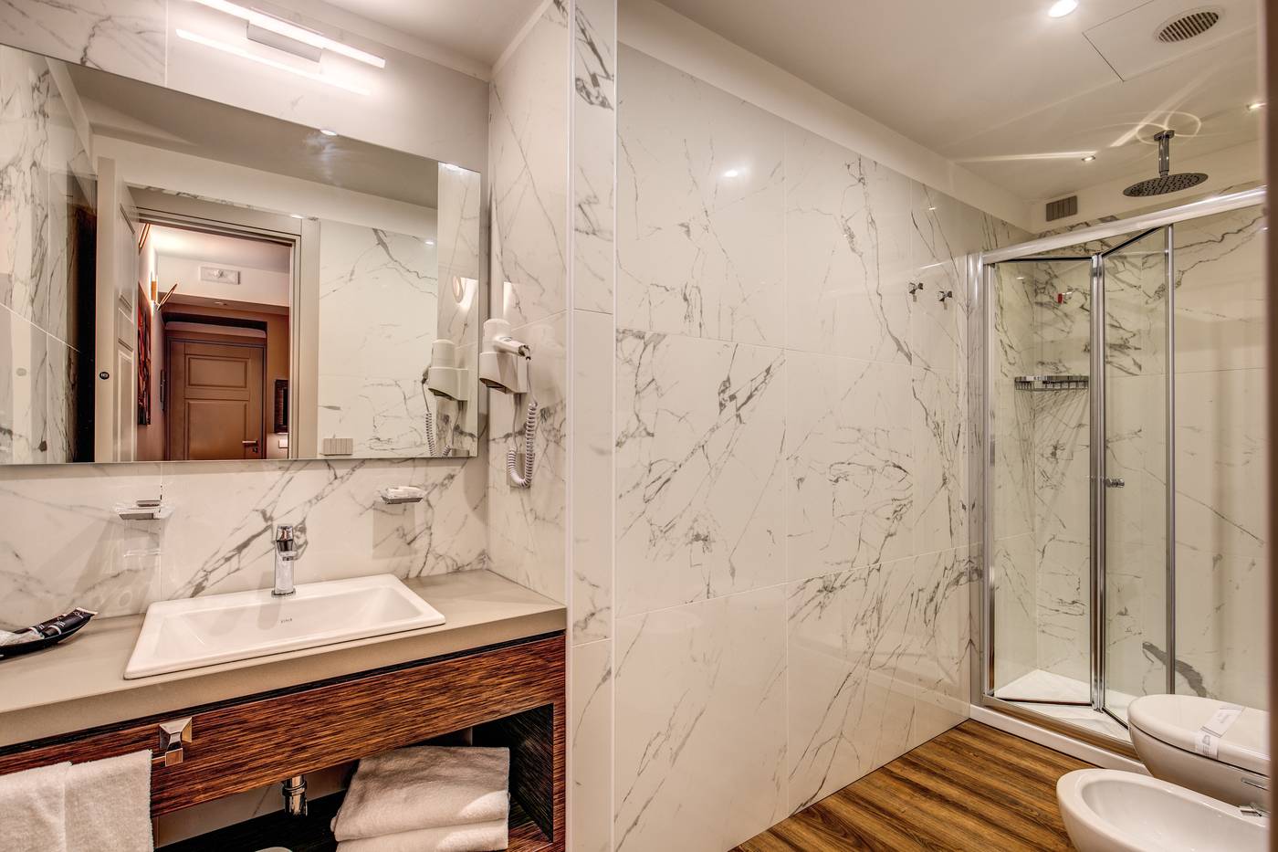 Al-Manthia-Hotel-Room-43