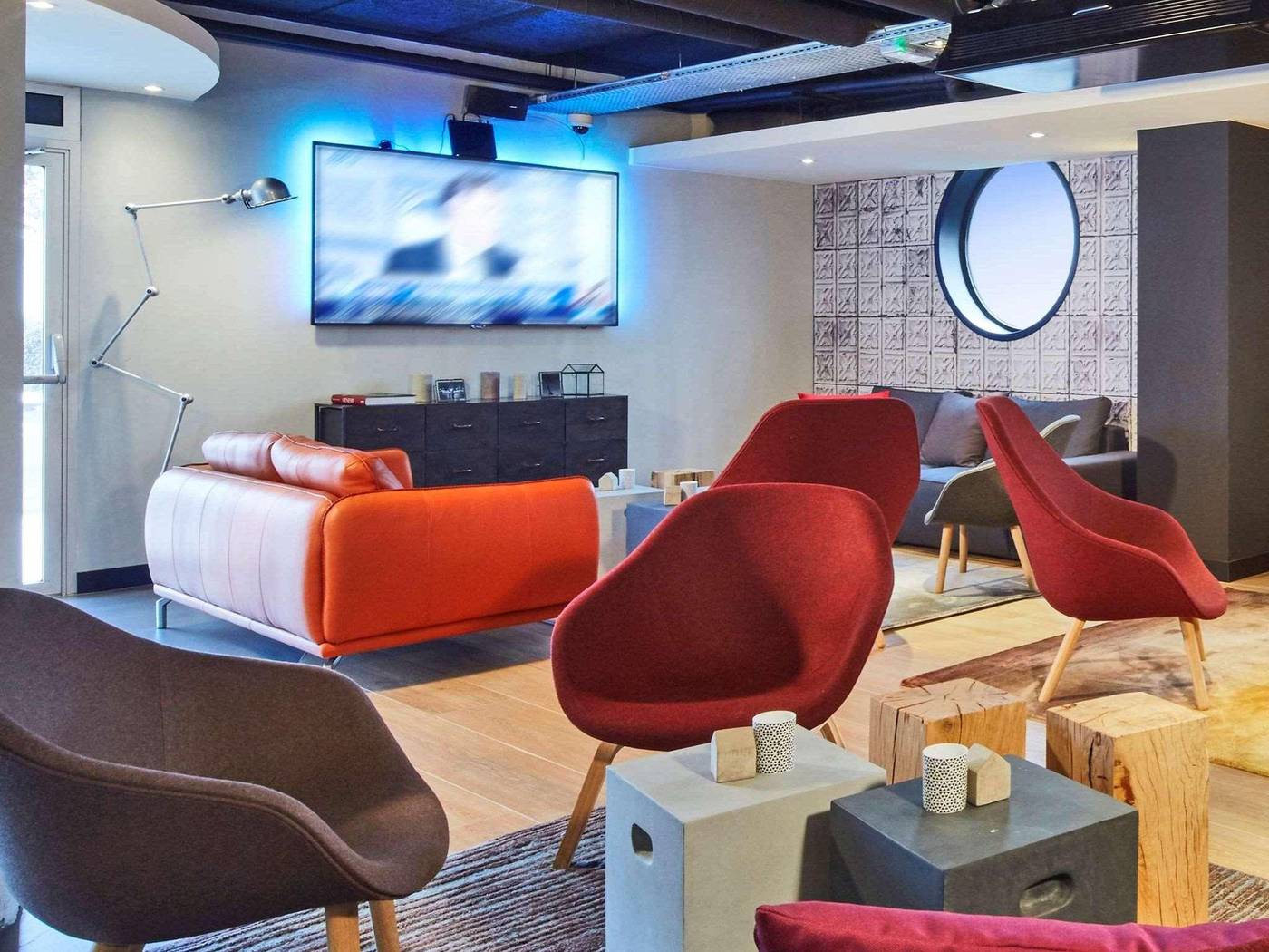 Campanile-Le-Bourget-Airport-Bar-23