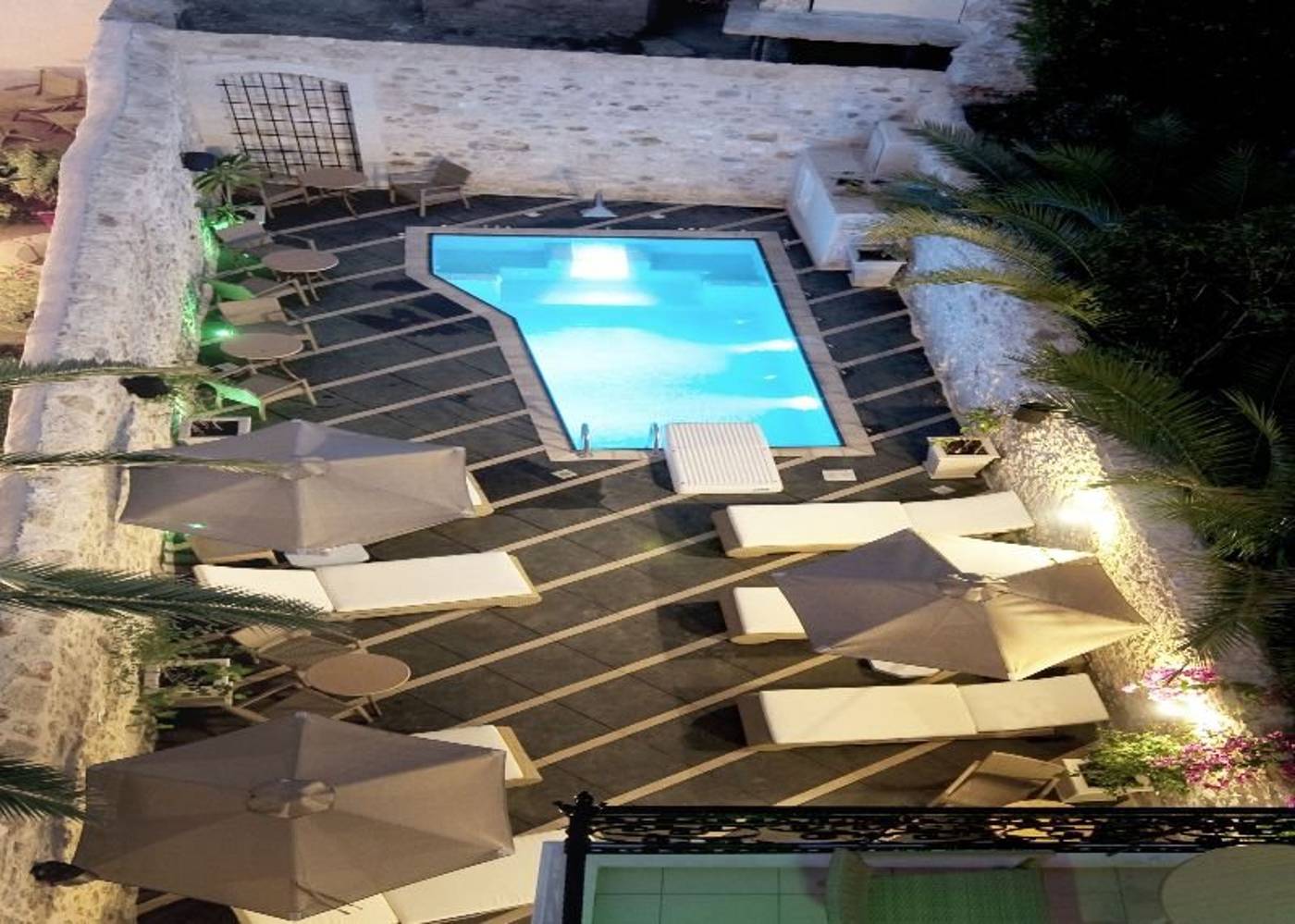 Antica-Dimora-Suites-Pool-5